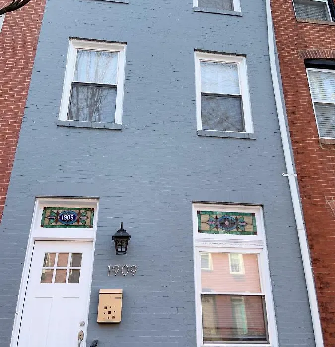 Nice Bedroom Next Fells Point-1