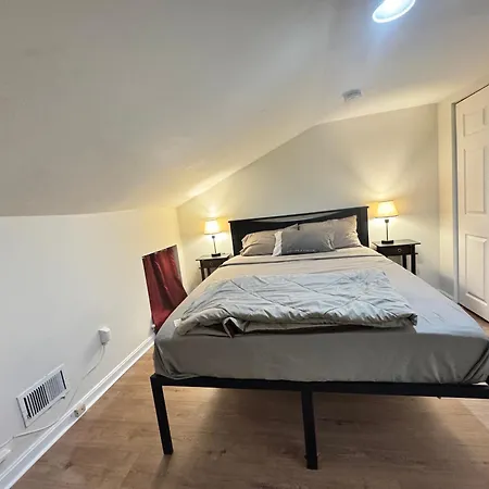 Downtown Private Rooms - Close To M&T, Orioles, Topgolf, Horseshoe Casino-3